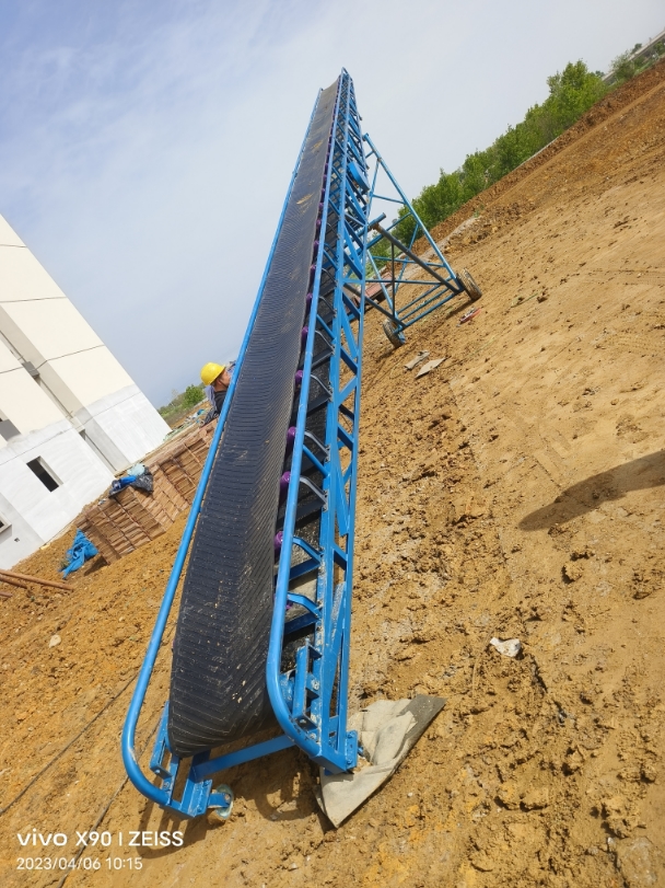 成都输送机厂家托辊的特点和日常保养