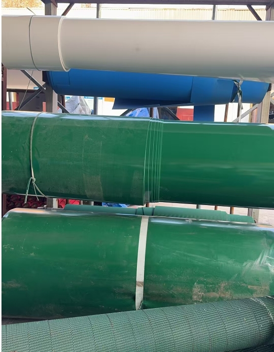 输送机输送带向前运行时给托辊一个向前的牵引力